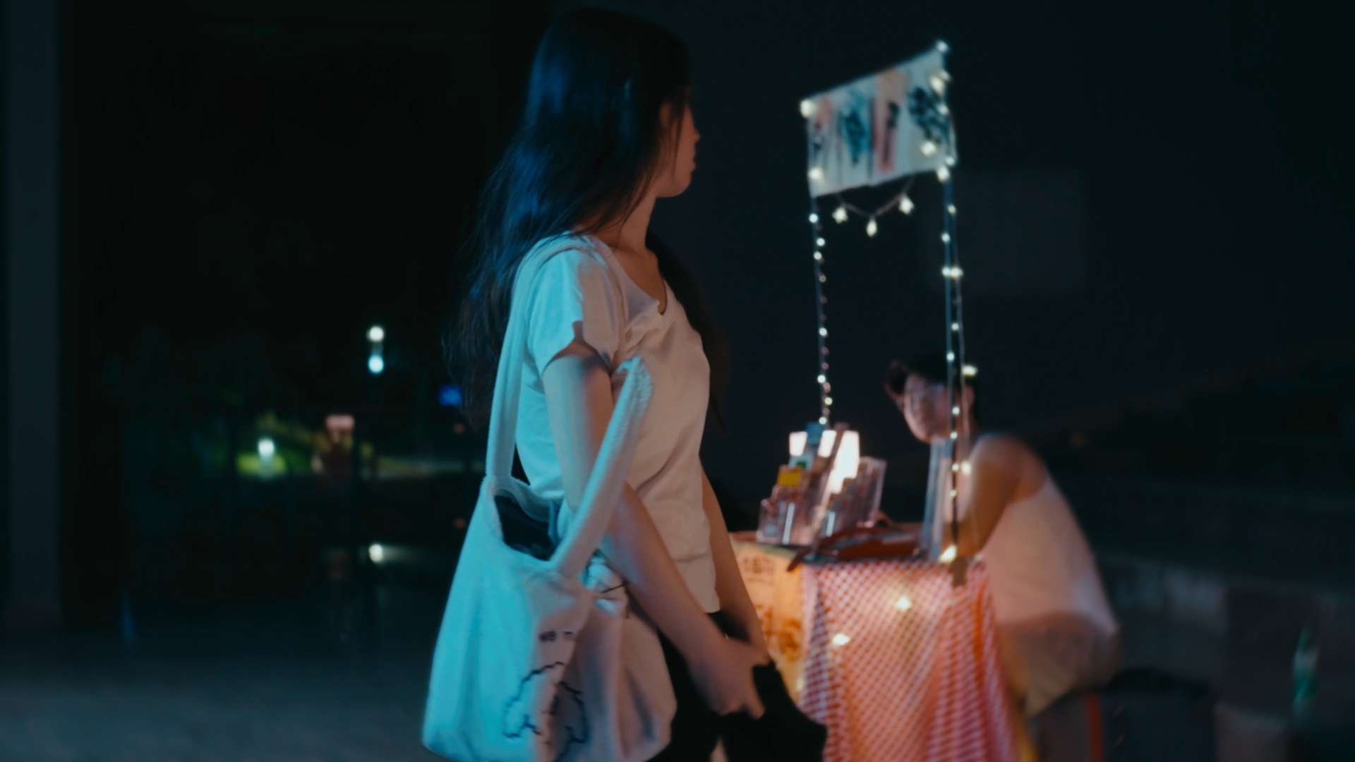 《特等奖》夜间彩票摊